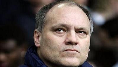 Ανανεώνει ο Γιόλ