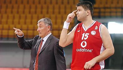 Τρεις για τα μπαράζ