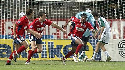 SuperLeague: Κορυφαίοι Γκουέλα και Ντεγιάνοφ