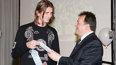 Άρχισαν τα… όργανα