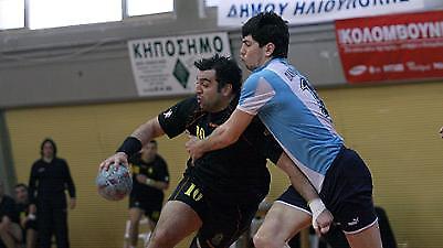 Πέφτει η αυλαία...