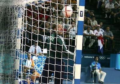 Πρεμιέρα με ντέρμπι στο χάντμπολ