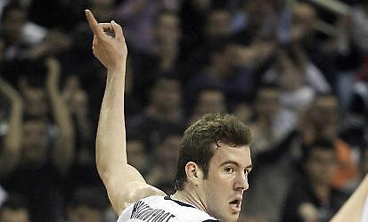 A1: Εκτός Ουάτσον, Χαριτόπουλος