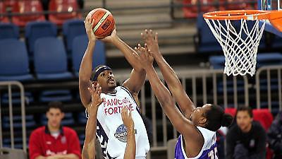 Α1: Εν αναμονή για Χάτσον, Καυκή