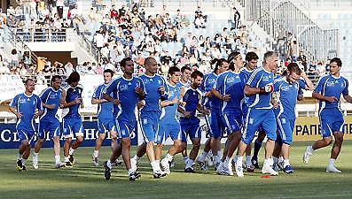 Ενωμένοι απέναντι στους… διχασμένους