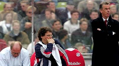 Στον πάγκο της «Λάουτερν» ο Χένκε