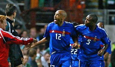 Κλάμα για «λιοντάρια», πανηγύρια για «τρικολόρ»