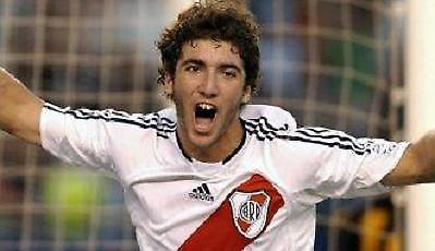 Τον Χιγκουαΐν θέλει η Παρί Σεν Ζερμέν