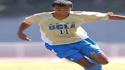 Η Βόλφσμπουργκ δοκιμάζει παίκτη