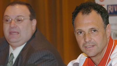 «Τέλος» ο Καπαρός