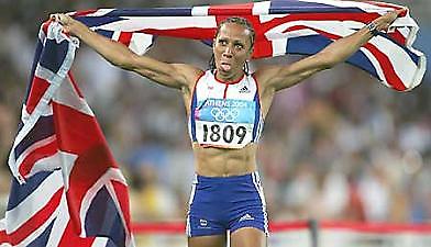 Αποσύρεται η Χολμς