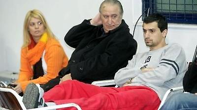 Καλύτερα οι Χριστοφιδέλης, Μιλίνκοβιτς