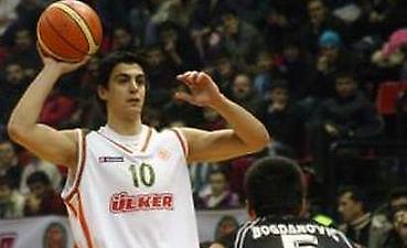 Για τρία χρόνια στη Φενέρμπαχτσε ο Κουτλουάι