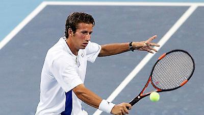 Πρωτιά για Οικονομίδη