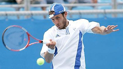 Πρόκριση για Οικονομίδη