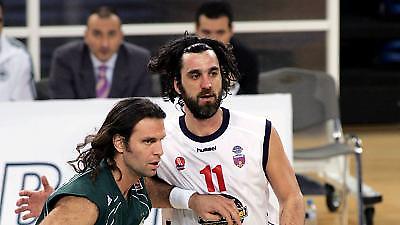 Α1: «Κλείνει» το κυανέρυθρο ρόστερ