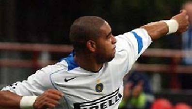 Μαντσίνι: «Ο Αντριάνο θα μείνει στην Ίντερ»