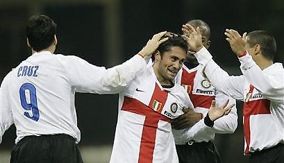 Στους «16» η Ίντερ, ζωντανή η Αιντχόφεν