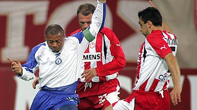 «Γηραιός» εναντίον «εφήβου»