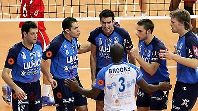 Με απουσίες στην Αθήνα