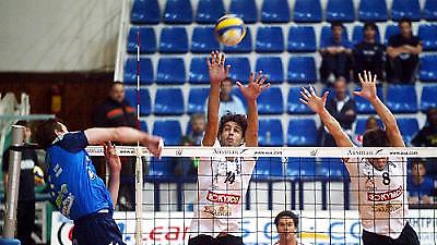 Ξεκινά η «μάχη» στα φιλέ