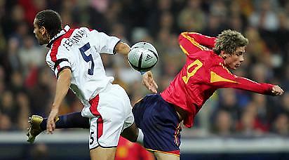 Καταδικάζει τα κρούσματα ρατσισμού η ισπανική πλευρά