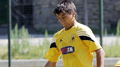 Ένας έξω, δύο μέσα