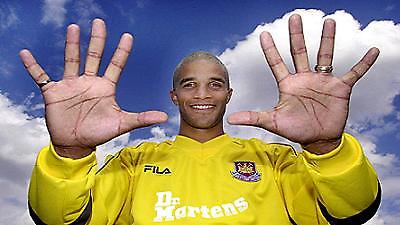 Τζέϊμς: «Να πάει σε ψυχολόγο ο Ρούνεϊ»