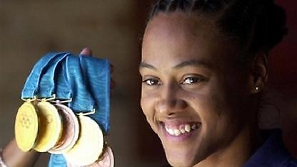 «Σβήστηκε» από την ιστορία η Τζόουνς, «βλέπει» μετάλλια η Θάνου