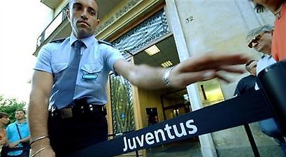 Αντιδράσεις και πορείες σε Ρώμη, Τορίνο και Φλωρεντία