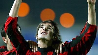 Παραμένει στο Μιλάνο ο Κακά