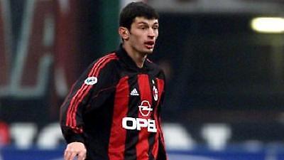 Στο Μιλάνο μέχρι το τέλος