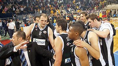 «Αιώνια» νίκη τετράδας…