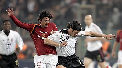 «Κουνάει» μαντίλι ο Καλάτζε