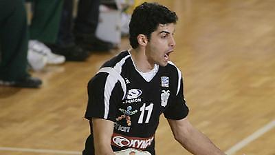 «Ερυθρόλευκος» ο Καρυπίδης !