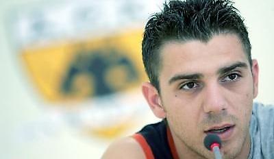 Στο χέρι του…