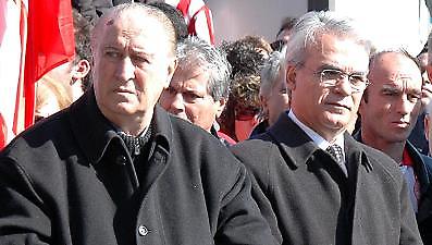 «Ερυθρόλευκο» κολυμβητήριο στον Πειραιά