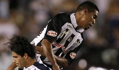 «Ροχιμπλάνκο» και ο Κλέμπερ Σαντάνα