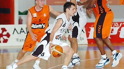 Κουμπούρας: «Πρέπει να χτυπήσουμε όλα τα ματς»