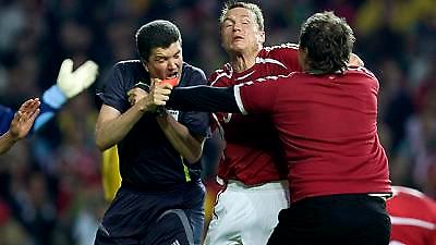 Η Ευρώπη έπαιξε μπάλα, διακοπή στο Δανία-Σουηδία