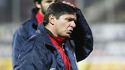 Ο Λάκατους στον πάγκο της Στεάουα