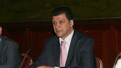 Βλέπει τους διεθνείς ο Ορφανός