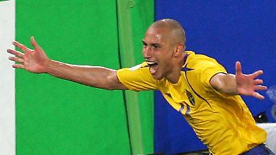 Τη γλιτώνει ο Λάρσον