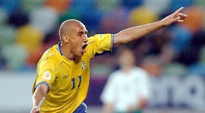 Θέλει Λάρσον ή Ανελκά ο Σούνες