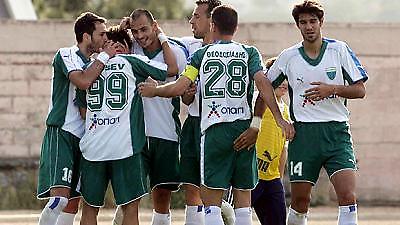 ΛΕΒΑΔΕΙΑΚΟΣ: Αυλαία με «πεντάρα»