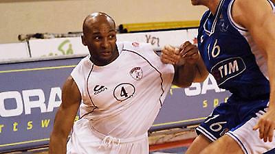 A1: Αναμονή για τον τρίτο…