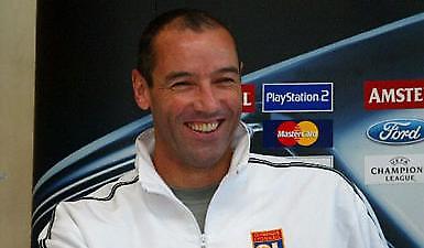 Ντιναμό καλεί Λε Γκουέν