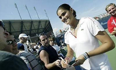 Ποδαρικό με το αριστερό για τη Λένα