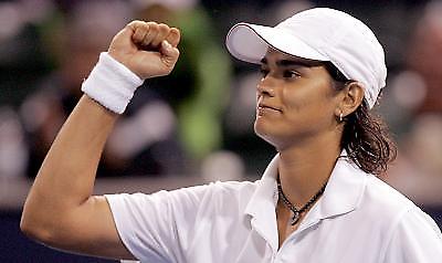 Άνοδος για τη Δανιηλίδου