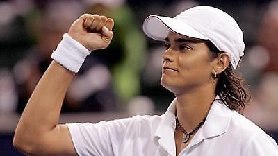 Το σήκωσε η Λένα!